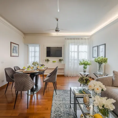 Elegant Modern In Apartment Lucca